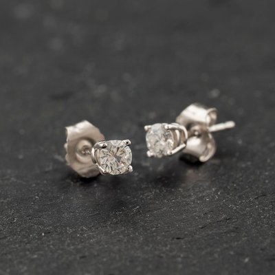 Second Hand 9ct White Gold 0.25ct Brilliant Cut Diamond Stud Earrings 43171488