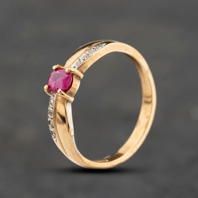 Second Hand 9ct Yellow Gold Ruby & 0.04ct Diamond Oval Dress Ring 43351069