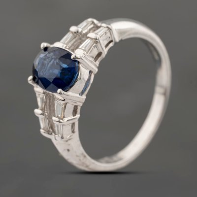 Second Hand 18ct White Gold Sapphire & 0.17ct Baguette Cut Diamond Oval Dress Ring 43361191