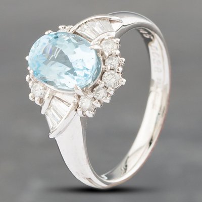 Second Hand Platinum 1.45ct Aquamarine & 0.38ct Diamond Oval Cluster Ring 43401013