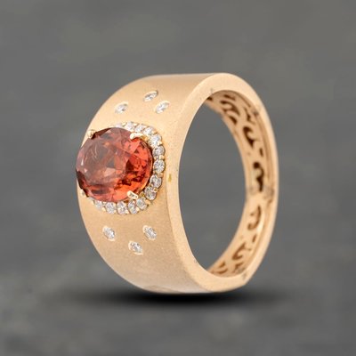 Second Hand 9ct Yellow Gold Tourmaline & 0.26ct Diamond Frosted Oval Cluster Ring 43461002