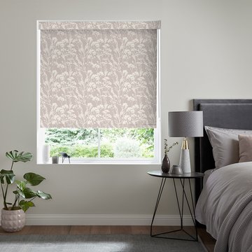 Cromwell roller blind - blush