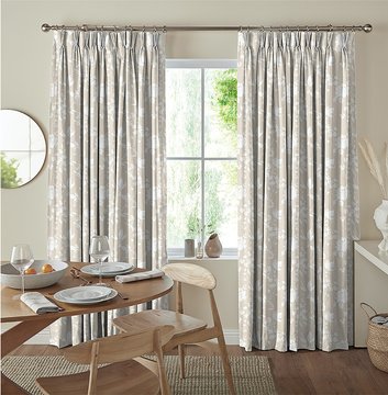 Booth curtain - cream