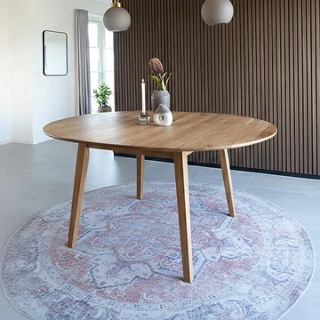 Metz dining table - round - extending - 4-6 seater - 118cm-158cm - oak