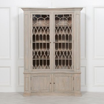 Rica display cabinet - white cedar