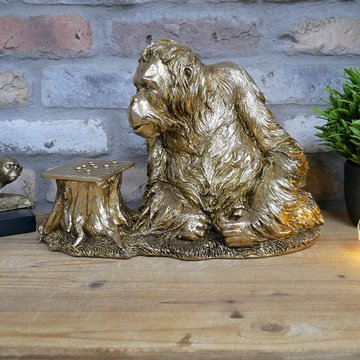 Gold orangutan playing draughts - set of 2 - resin