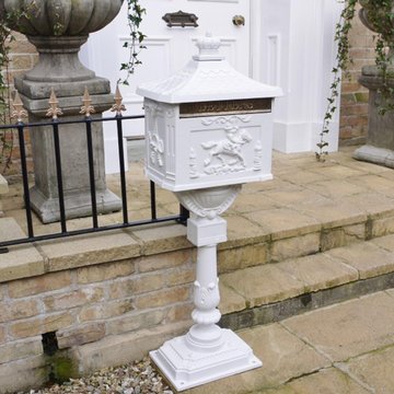 Post box - white aluminium
