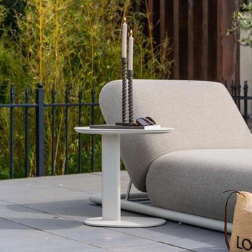 Quinn outdoor end table - oval - light beige - aluminium