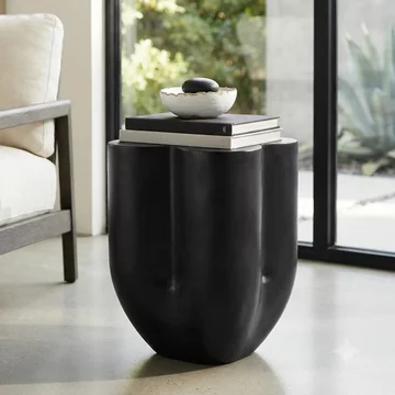 Ace side table - sculptural design - black - aluminium