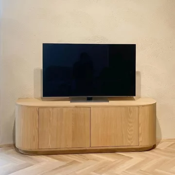 Novero curved tv unit - 2 door - 140cm - medium - natural oak