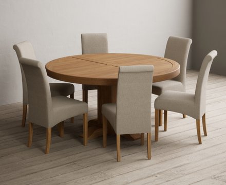 Helmsley 150cm solid oak round pedestal dining table with 8 natural scroll back chairs