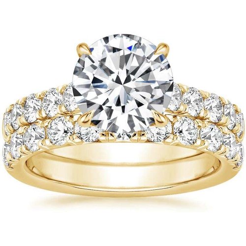 18K Gold Round Shaped Moissanite Engagement Ring