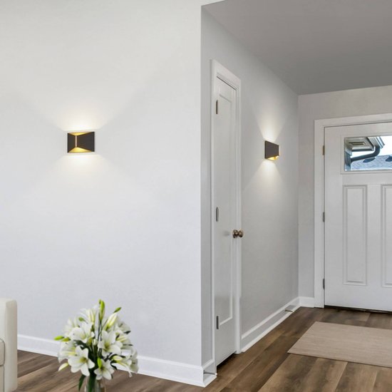 Helestra LED-Wandlampe VID, schwarz/gold, up/down, IP65