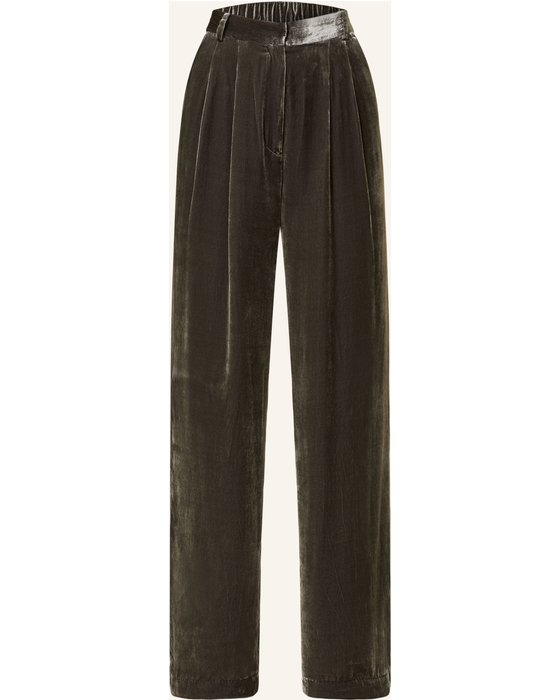 Festliches Weihnachtsoutfit für Damen: elegant durch die Feiertage