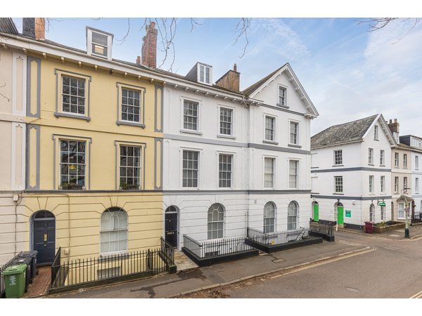 8 Richmond Road
