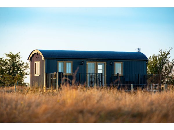 Head For the Hills Glamping - Skylark Shepherd's Hut