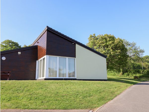 Harcombe House Pet Friendly Bungalow