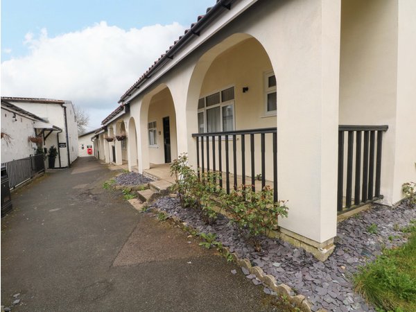 Falcon Lodge