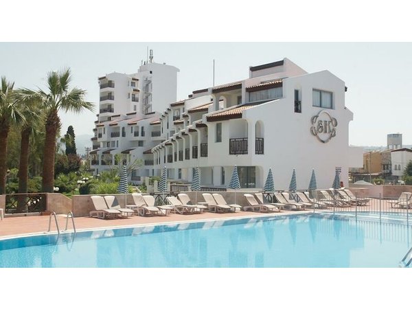 Sentinus Beach Hotel