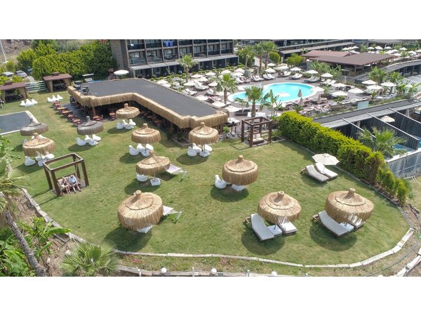 Manaspark Deluxe Hotel