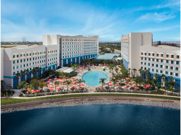 Endless Summer Resort - Surfside Inn and Suites