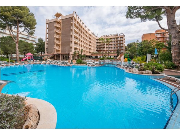 Golden Avenida Family Suites