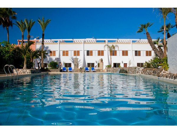 Las Piramides Resort