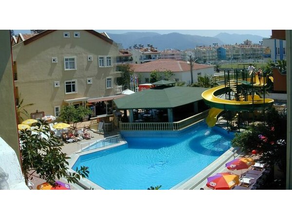 Maxwell Suites