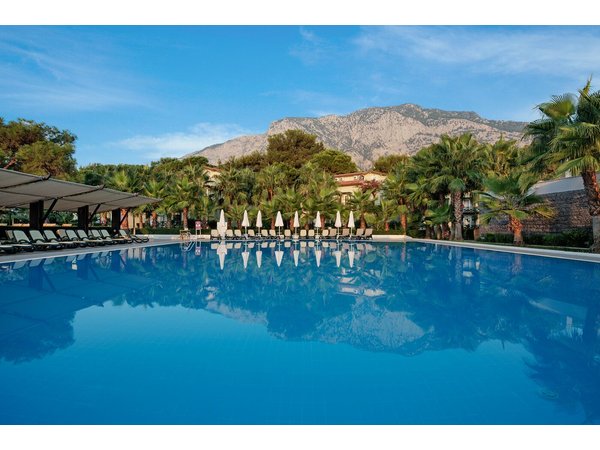 Crystal Flora Beach Resort