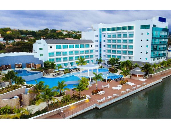 Harbor Club Curio Collection by Hilton