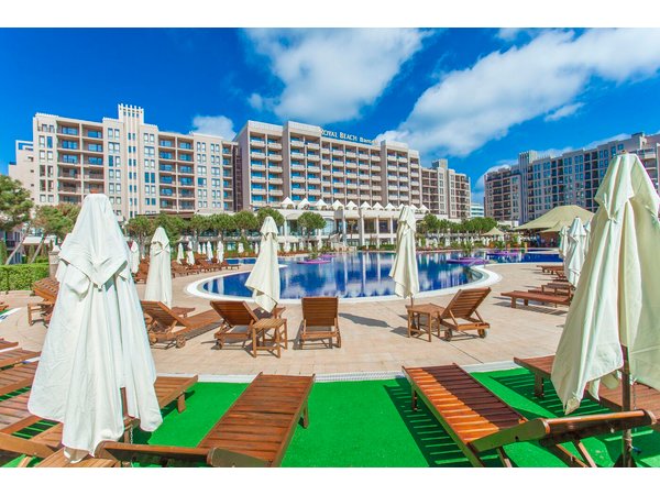 Barcelo Royal Beach