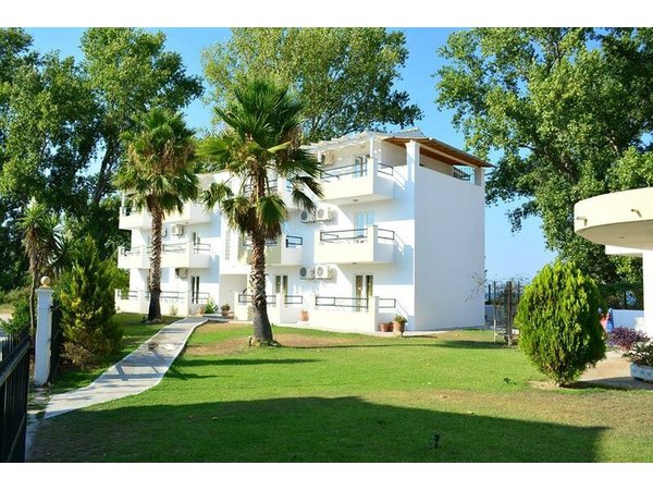 Cavos Beach House