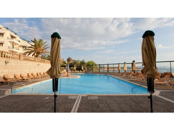 Ramada Attica Riviera