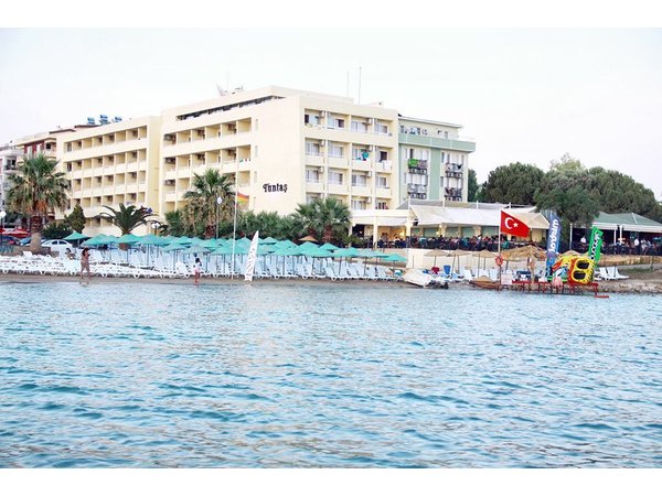 Tuntas Beach Hotel Altinkum