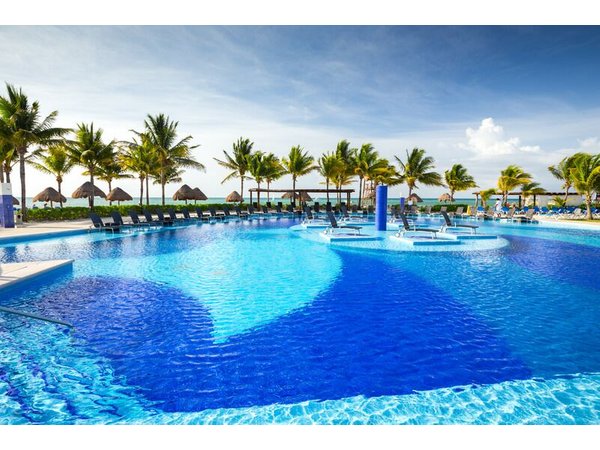 Bluebay Grand Esmeralda