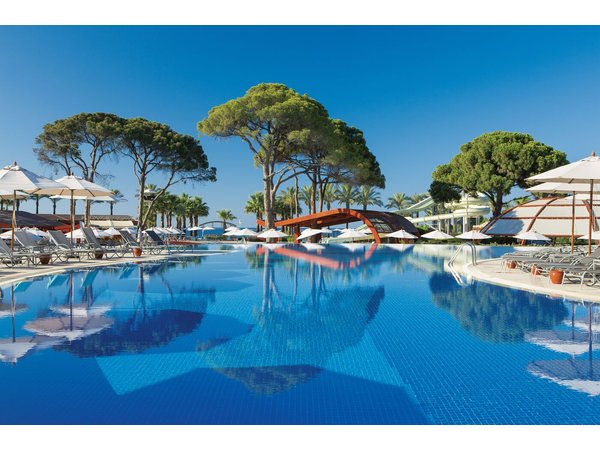 Cornelia De Luxe Resort