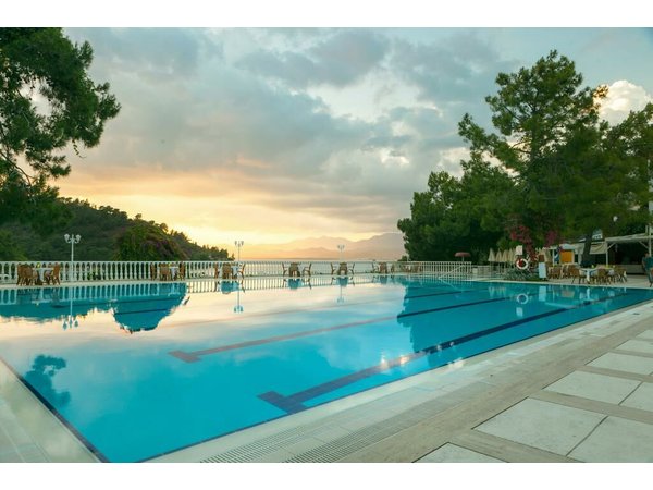 Club and Hotel Letoonia