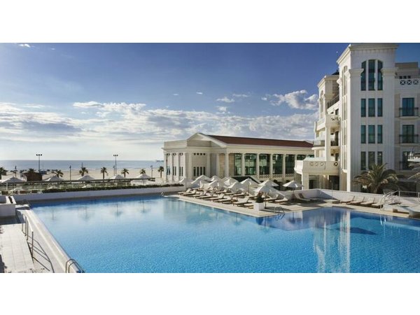 Las Arenas Balneario Resort