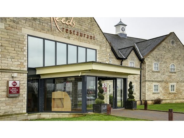 Best Western Plus Pastures Hotel