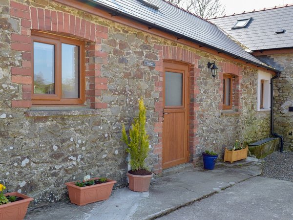 Blaenhirbant Isaf Cottages - Parlwr