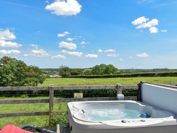 Well Farm Holiday Cottages - Rivendell Glamping Pod