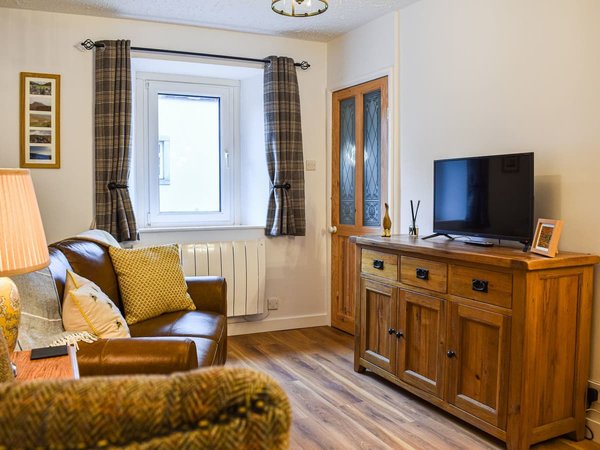 Flying Horseshoe Cottages - Number 6
