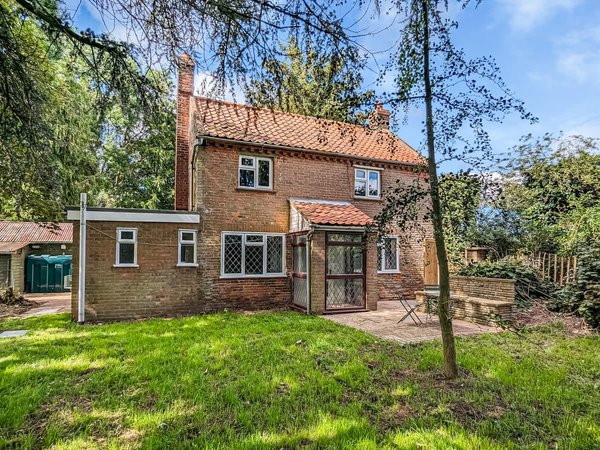 Pixies Wood Cottage