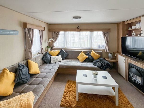 Pukka Caravan Lets