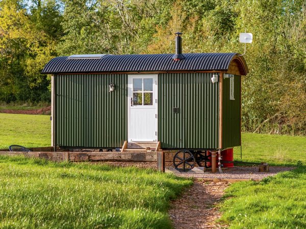 Harry's Cottages - Corriedale Shepherd's Hut