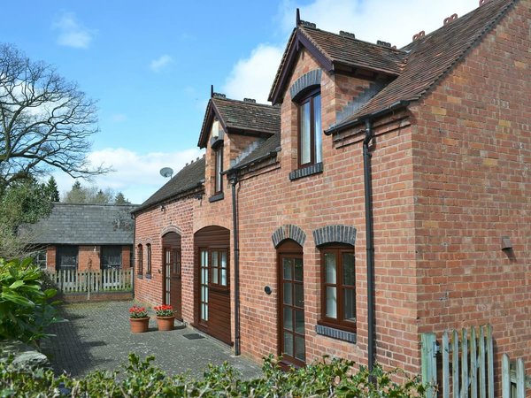 Goodmoor Cottages - Strawberry Cottage