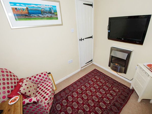Blakeney Quayside Cottages - Cobble Cottage