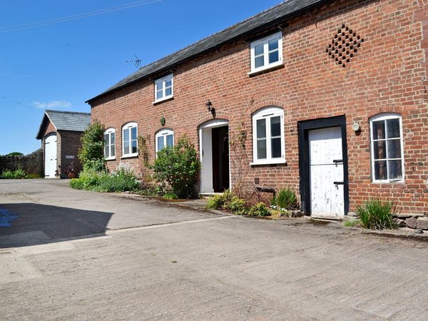 Castle Properties - The Grooms Cottage