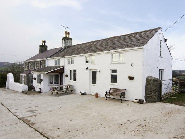 Deuglawdd Cottage