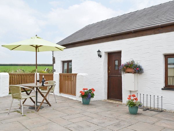 Wauntwr Cottages - Bwthyn Bach